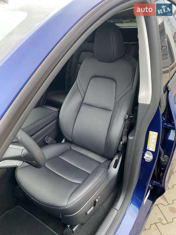 Внедорожник / Кроссовер Tesla Model Y 2024 в Киеве