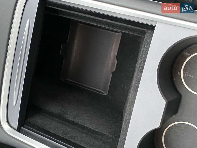 Внедорожник / Кроссовер Tesla Model Y 2024 в Киеве