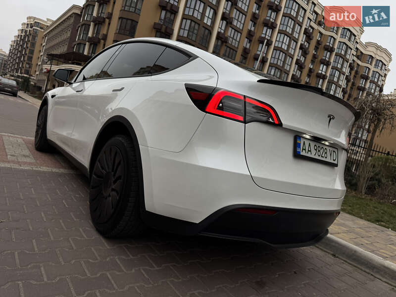 Позашляховик / Кросовер Tesla Model Y 2024 в Києві фото 34 Позашляховик / Кросовер Tesla Model Y 2024 в Києві