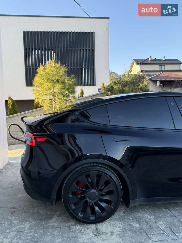 Внедорожник / Кроссовер Tesla Model Y 2021 в Ужгороде