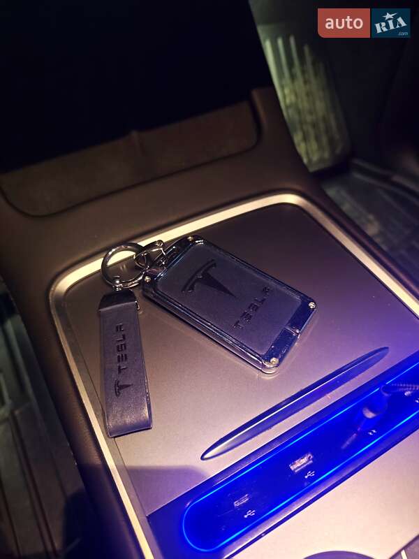 Внедорожник / Кроссовер Tesla Model Y 2023 в Киеве фото 25 Внедорожник / Кроссовер Tesla Model Y 2023 в Киеве