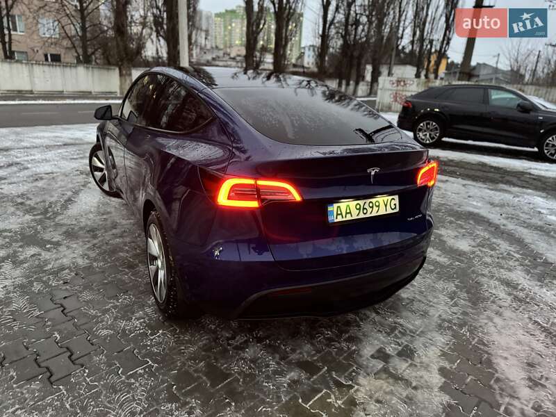 Внедорожник / Кроссовер Tesla Model Y 2021 в Киеве