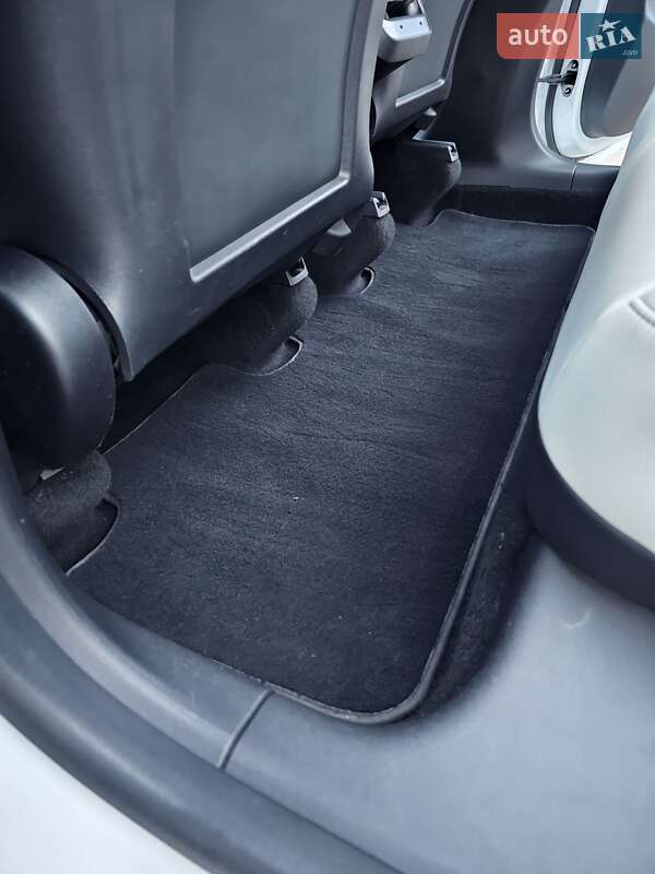 Внедорожник / Кроссовер Tesla Model Y 2020 в Житомире