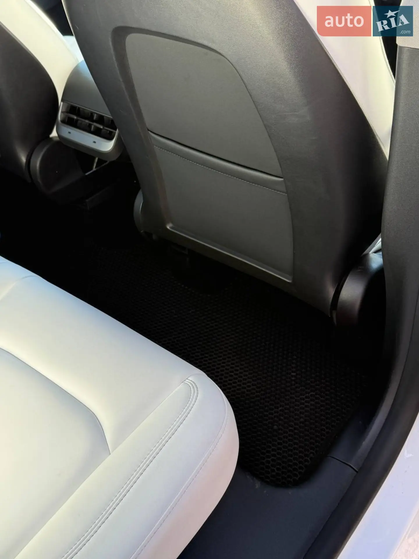 2021 Tesla Model Y - мініатюра 13