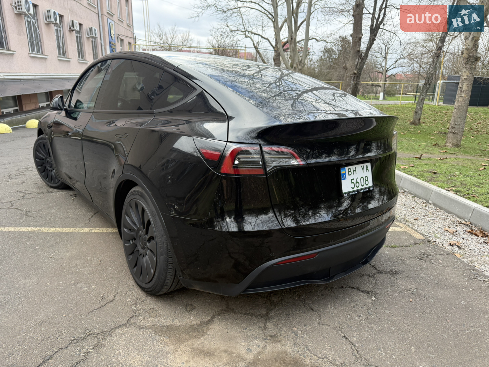 2022 Tesla Model Y - мініатюра 3