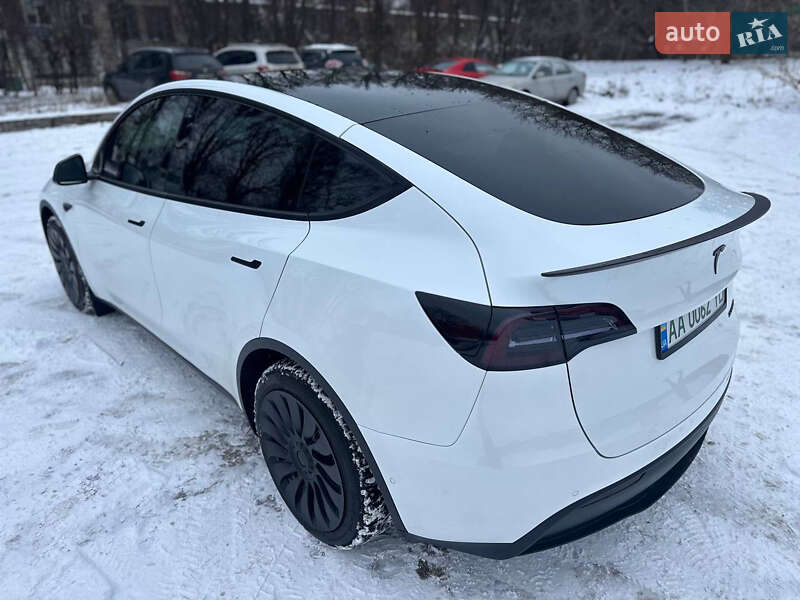 Внедорожник / Кроссовер Tesla Model Y 2022 в Киеве