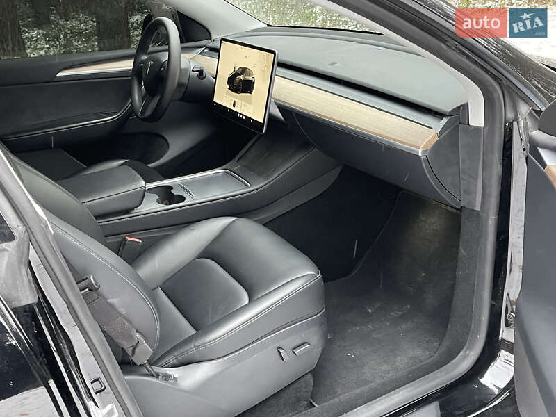 Внедорожник / Кроссовер Tesla Model Y 2023 в Новояворовске