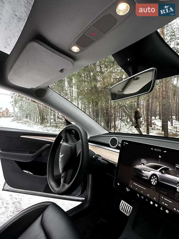 Внедорожник / Кроссовер Tesla Model Y 2023 в Киеве