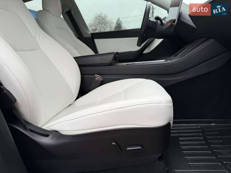 Внедорожник / Кроссовер Tesla Model Y 2021 в Тернополе