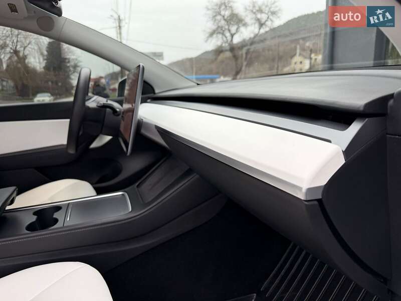 Внедорожник / Кроссовер Tesla Model Y 2021 в Тернополе