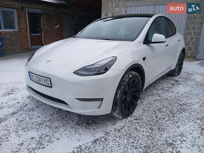 Tesla Model Y 2023