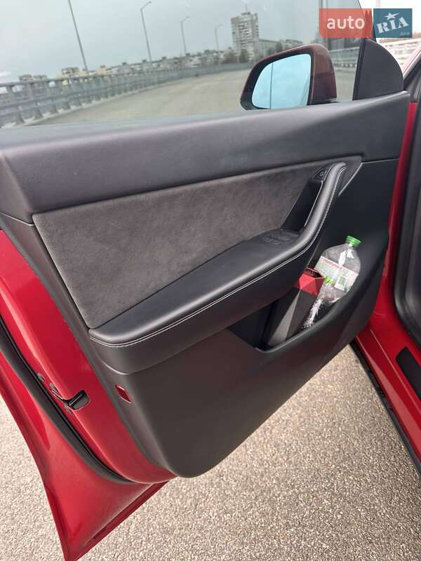 Внедорожник / Кроссовер Tesla Model Y 2021 в Запорожье