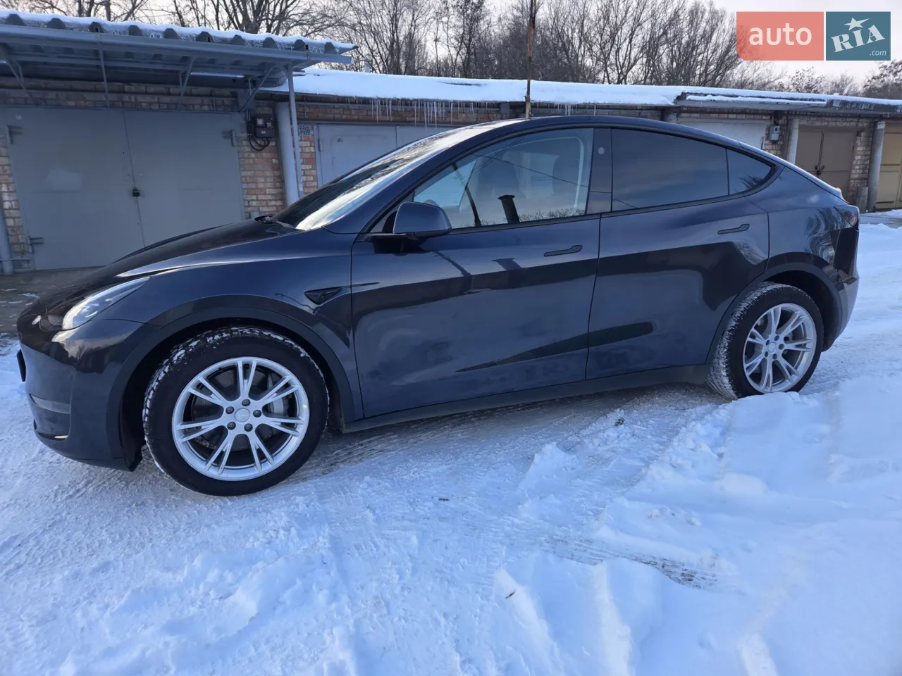2025 Tesla Model Y - мініатюра 30