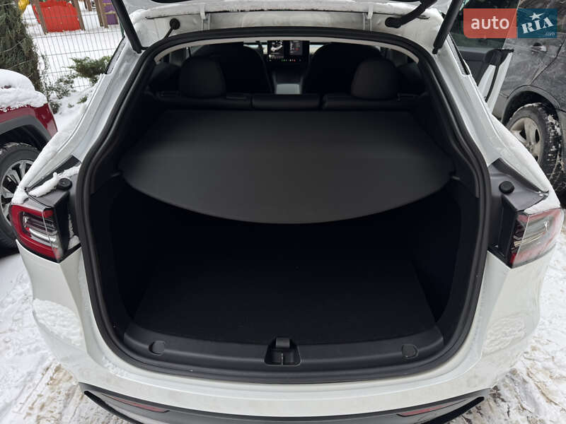 Позашляховик / Кросовер Tesla Model Y 2024 в Києві фото 9 Позашляховик / Кросовер Tesla Model Y 2024 в Києві