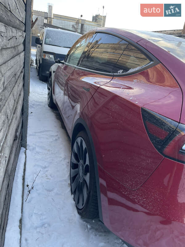 Внедорожник / Кроссовер Tesla Model Y 2023 в Ровно