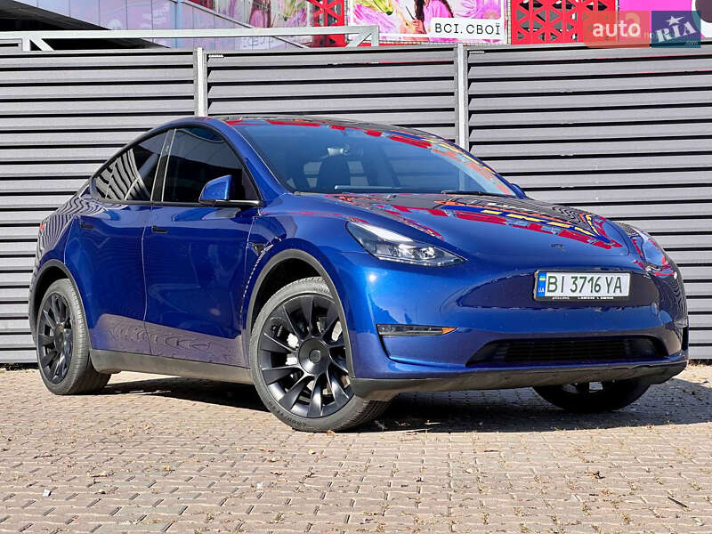 Внедорожник / Кроссовер Tesla Model Y 2023 в Киеве