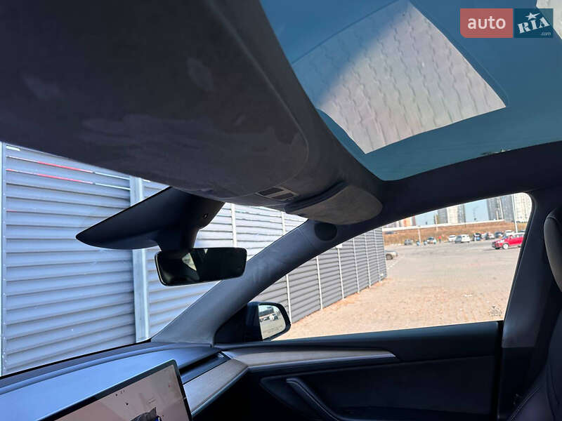 Внедорожник / Кроссовер Tesla Model Y 2023 в Киеве