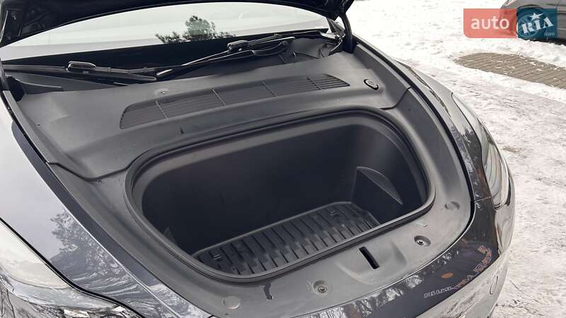 Внедорожник / Кроссовер Tesla Model Y 2024 в Киеве