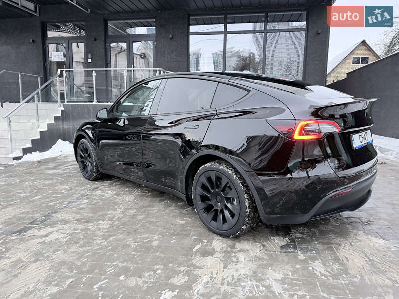 Внедорожник / Кроссовер Tesla Model Y 2023 в Киеве