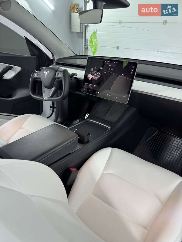 Внедорожник / Кроссовер Tesla Model Y 2021 в Тернополе