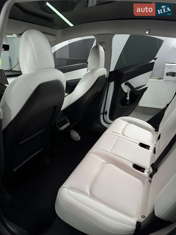 Внедорожник / Кроссовер Tesla Model Y 2021 в Тернополе