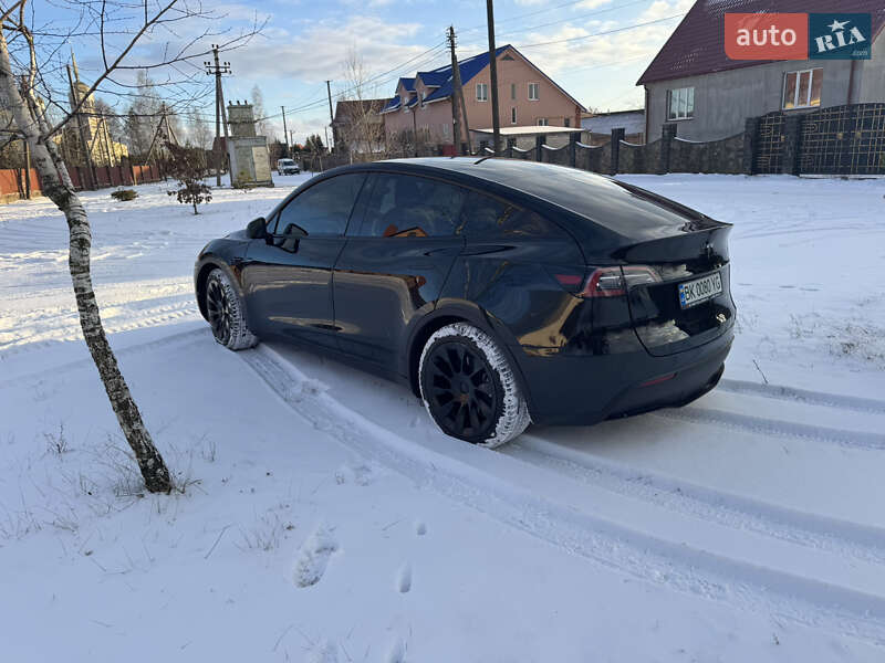 Позашляховик / Кросовер Tesla Model Y 2023 в Костопілі фото 12 Позашляховик / Кросовер Tesla Model Y 2023 в Костопілі