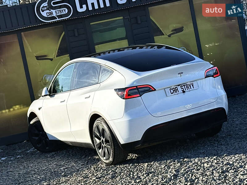Внедорожник / Кроссовер Tesla Model Y 2024 в Стрые