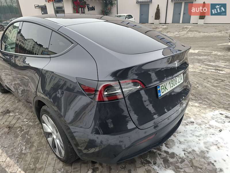Позашляховик / Кросовер Tesla Model Y 2024 в Рівному