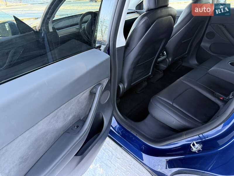 Внедорожник / Кроссовер Tesla Model Y 2022 в Золочеве