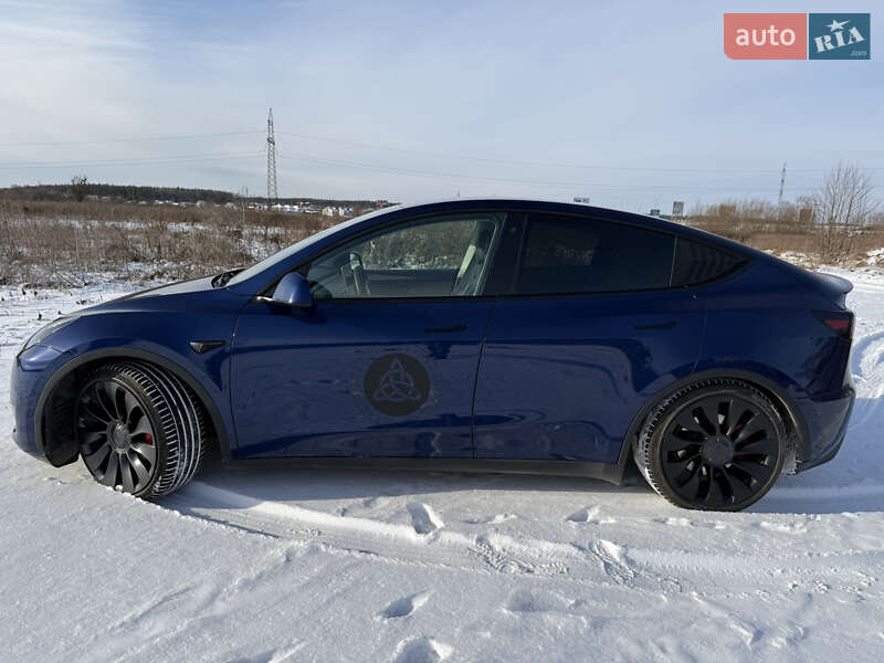 Внедорожник / Кроссовер Tesla Model Y 2023 в Буче фото 8 Внедорожник / Кроссовер Tesla Model Y 2023 в Буче
