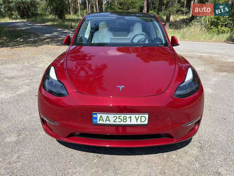 Внедорожник / Кроссовер Tesla Model Y 2024 в Киеве