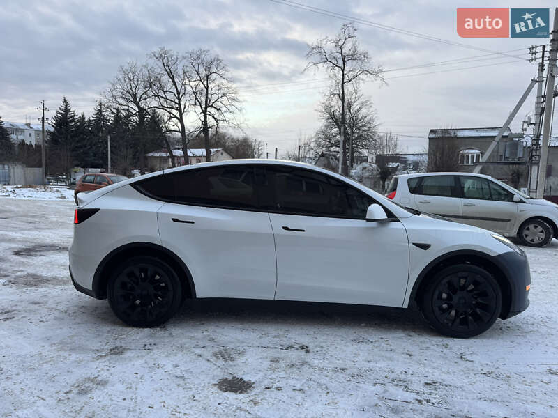Внедорожник / Кроссовер Tesla Model Y 2020 в Луцке