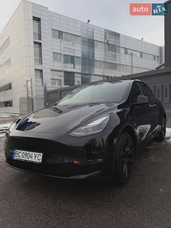 Внедорожник / Кроссовер Tesla Model Y 2024 в Киеве