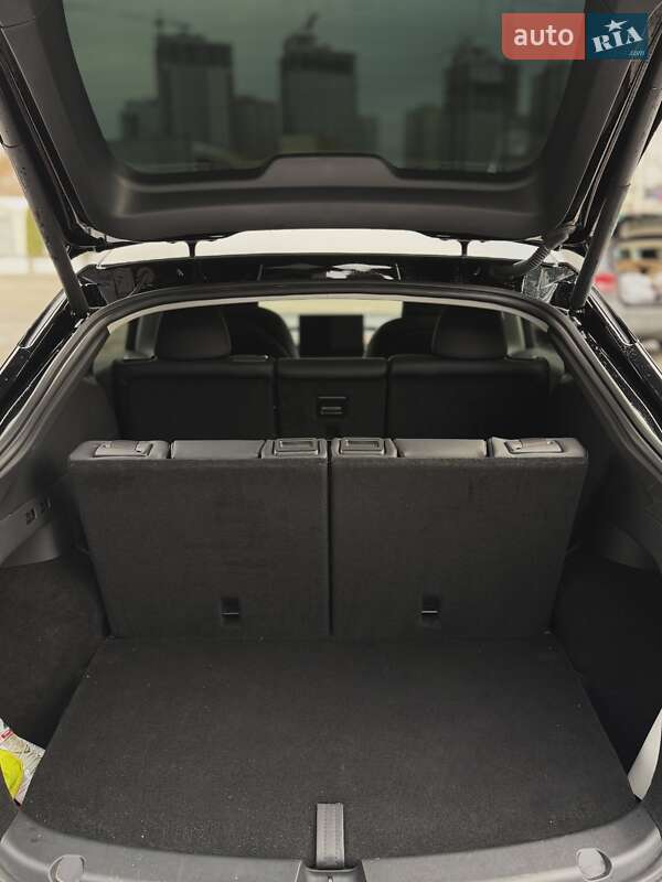 Внедорожник / Кроссовер Tesla Model Y 2024 в Киеве