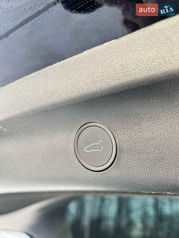 Внедорожник / Кроссовер Tesla Model Y 2023 в Луцке