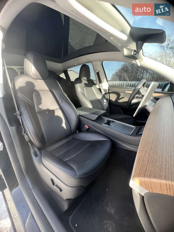 Внедорожник / Кроссовер Tesla Model Y 2023 в Луцке