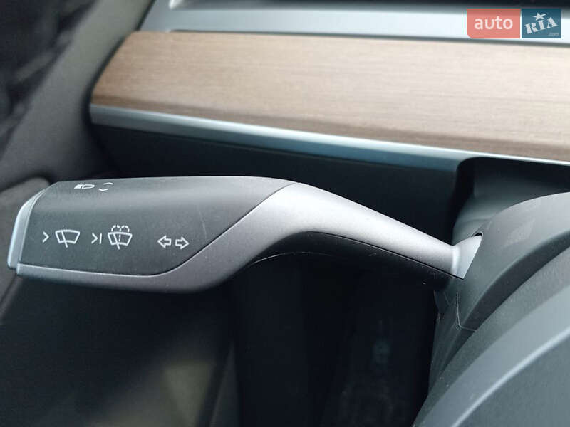 Внедорожник / Кроссовер Tesla Model Y 2022 в Львове