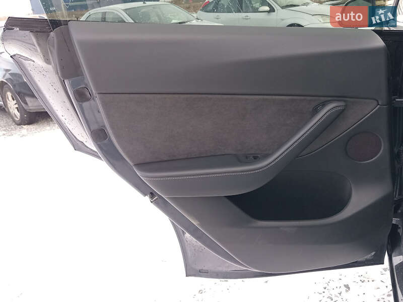 Внедорожник / Кроссовер Tesla Model Y 2022 в Львове