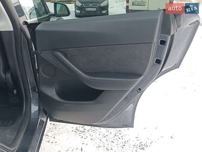 Внедорожник / Кроссовер Tesla Model Y 2022 в Львове