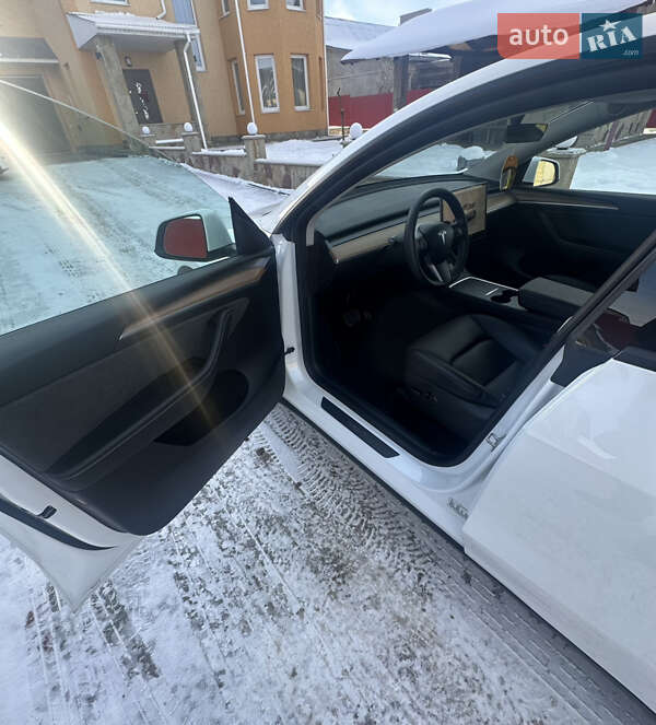 Внедорожник / Кроссовер Tesla Model Y 2023 в Тернополе