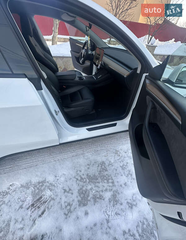 Внедорожник / Кроссовер Tesla Model Y 2023 в Тернополе