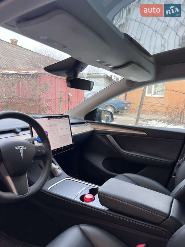 Позашляховик / Кросовер Tesla Model Y 2024 в Чернівцях фото 5 Позашляховик / Кросовер Tesla Model Y 2024 в Чернівцях