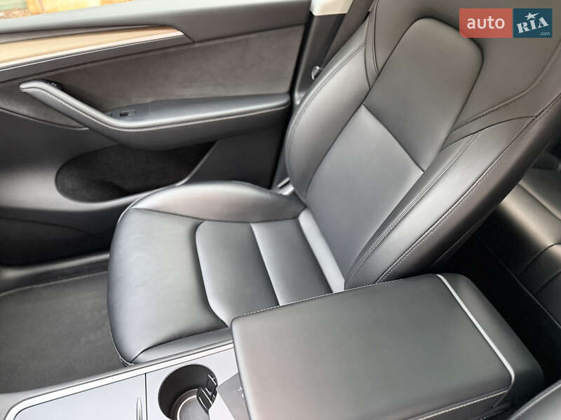 Внедорожник / Кроссовер Tesla Model Y 2023 в Виннице