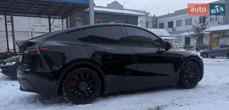Внедорожник / Кроссовер Tesla Model Y 2023 в Черкассах