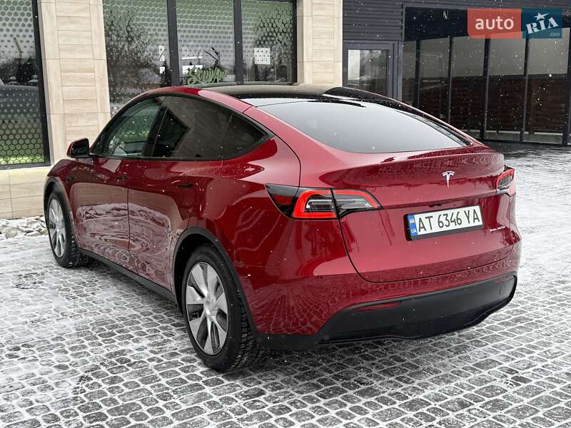 Внедорожник / Кроссовер Tesla Model Y 2024 в Ивано-Франковске