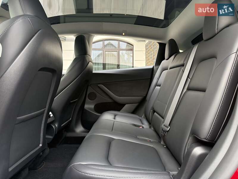 Внедорожник / Кроссовер Tesla Model Y 2024 в Ивано-Франковске