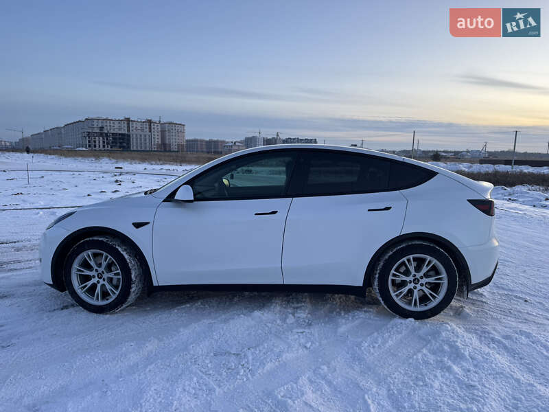 Позашляховик / Кросовер Tesla Model Y 2023 в Києві фото 7 Позашляховик / Кросовер Tesla Model Y 2023 в Києві