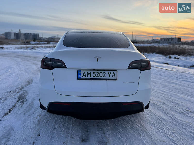Позашляховик / Кросовер Tesla Model Y 2023 в Києві фото 14 Позашляховик / Кросовер Tesla Model Y 2023 в Києві