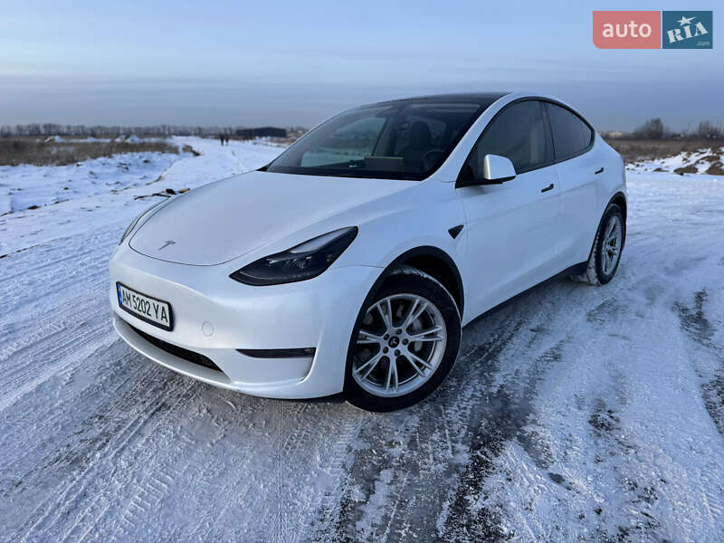 Позашляховик / Кросовер Tesla Model Y 2023 в Києві фото 17 Позашляховик / Кросовер Tesla Model Y 2023 в Києві