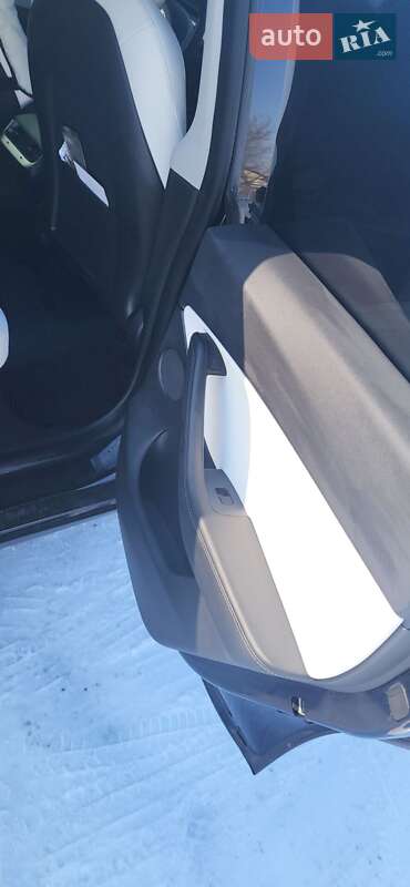 Позашляховик / Кросовер Tesla Model Y 2021 в Сумах